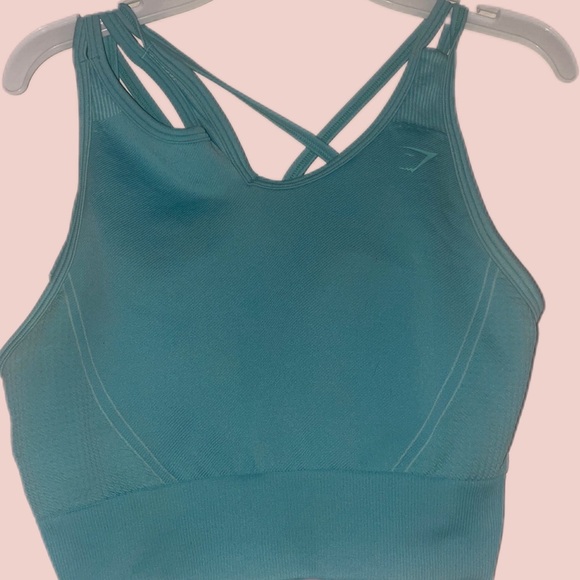 Gymshark Tops - Gymshark crop top for workout 🦈💙